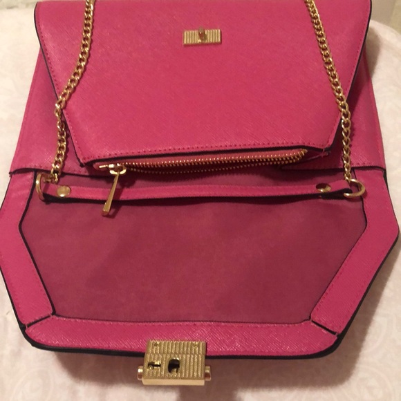 Pink clutch - Picture 3 of 4